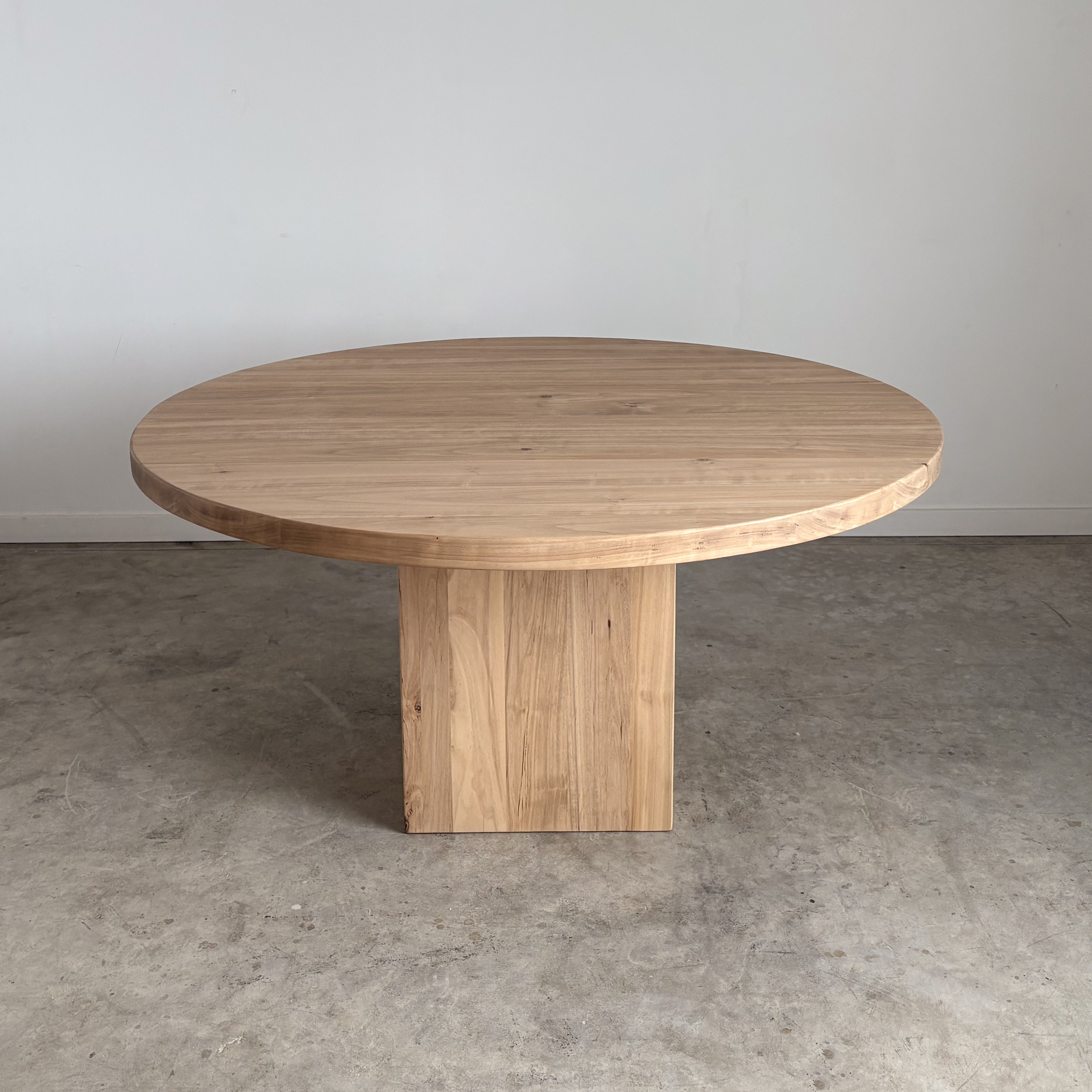 Mill Round Table