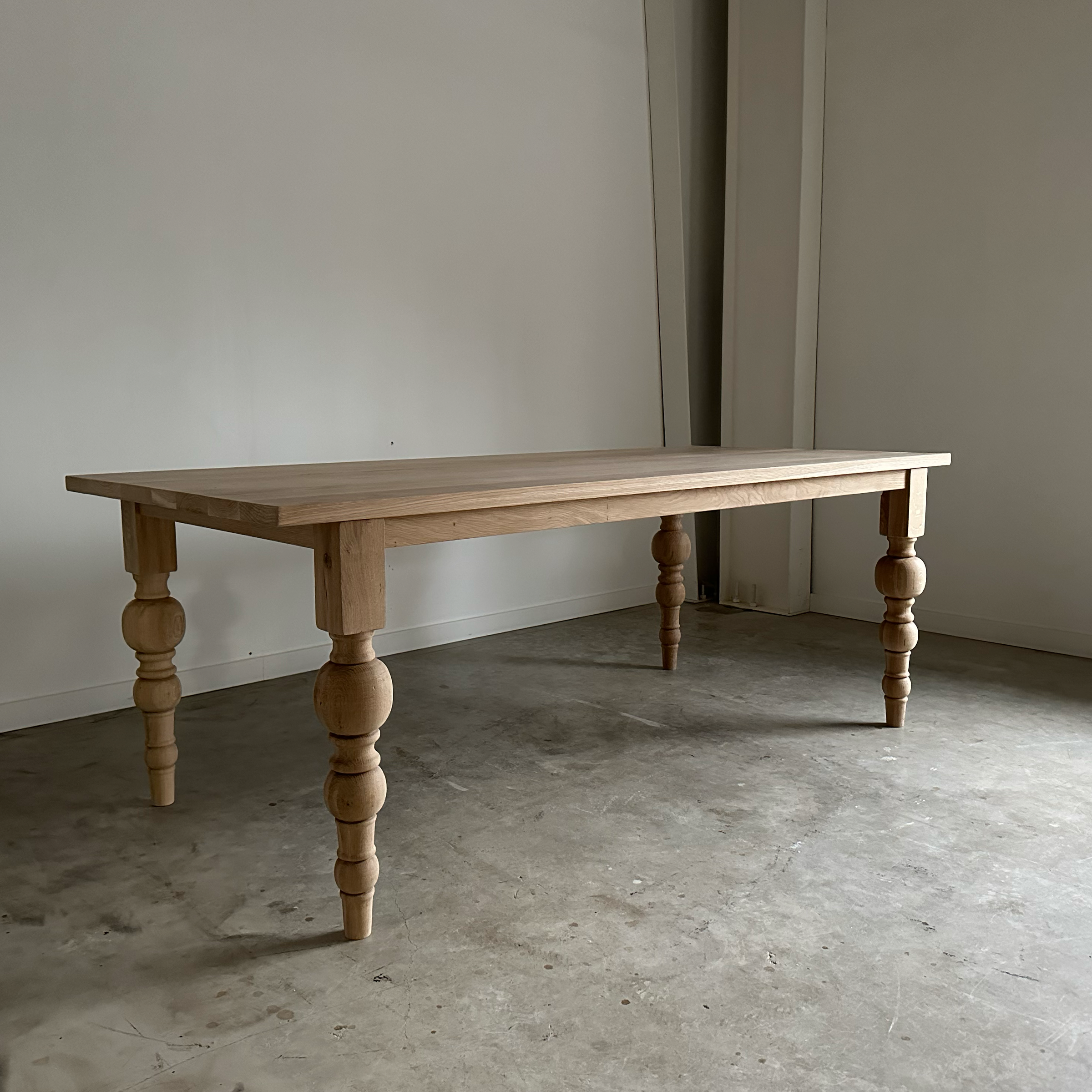 Flora Table