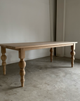 Flora Table