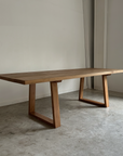 Ara Table