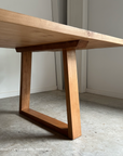 Ara Table