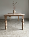 Flora Table