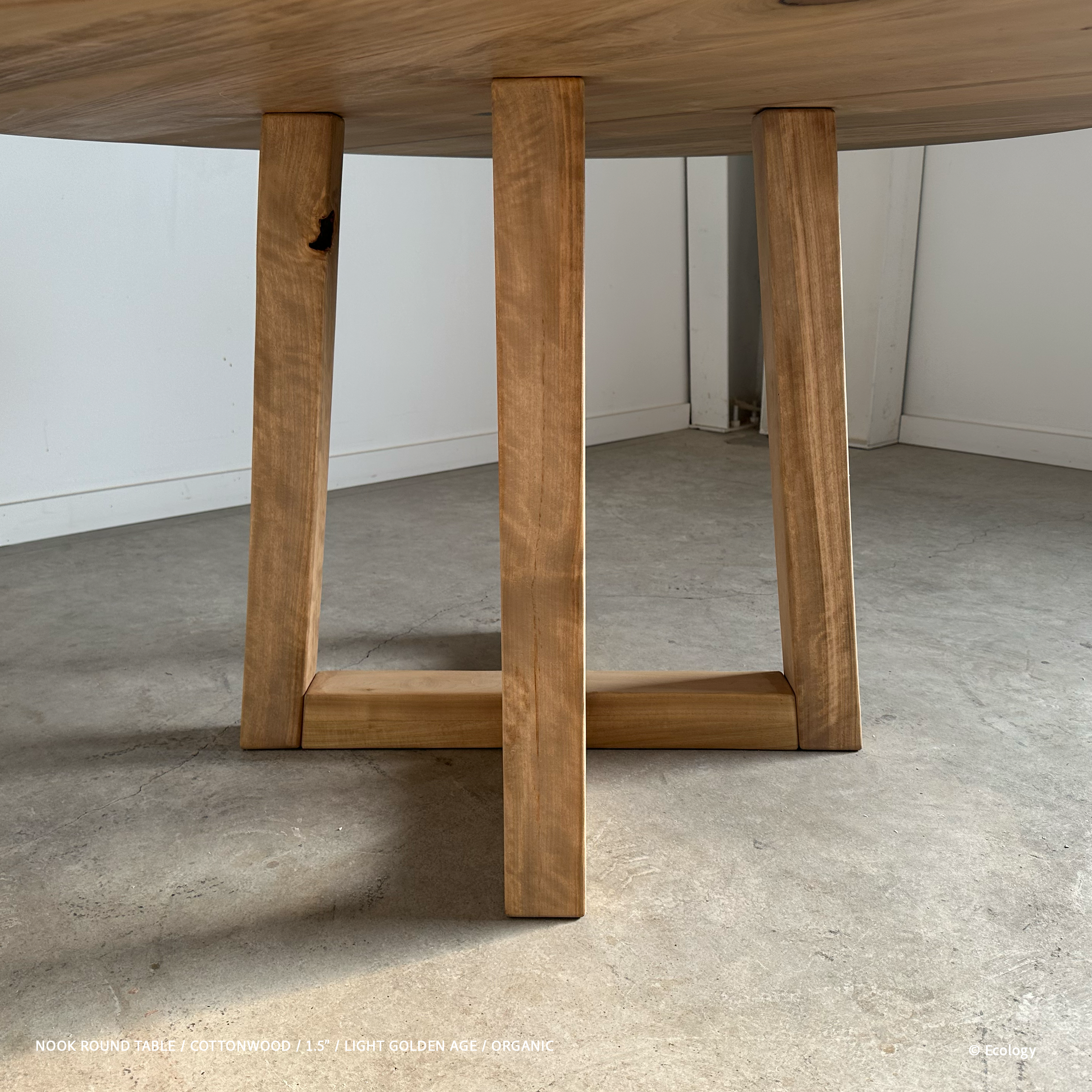 Nook Round Table
