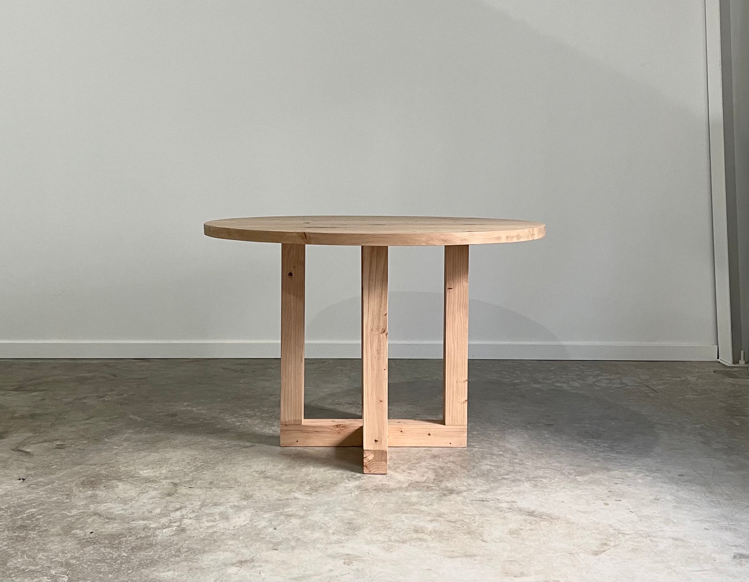 Quad Round Table