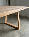 Ara Table