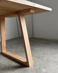 Ara Table